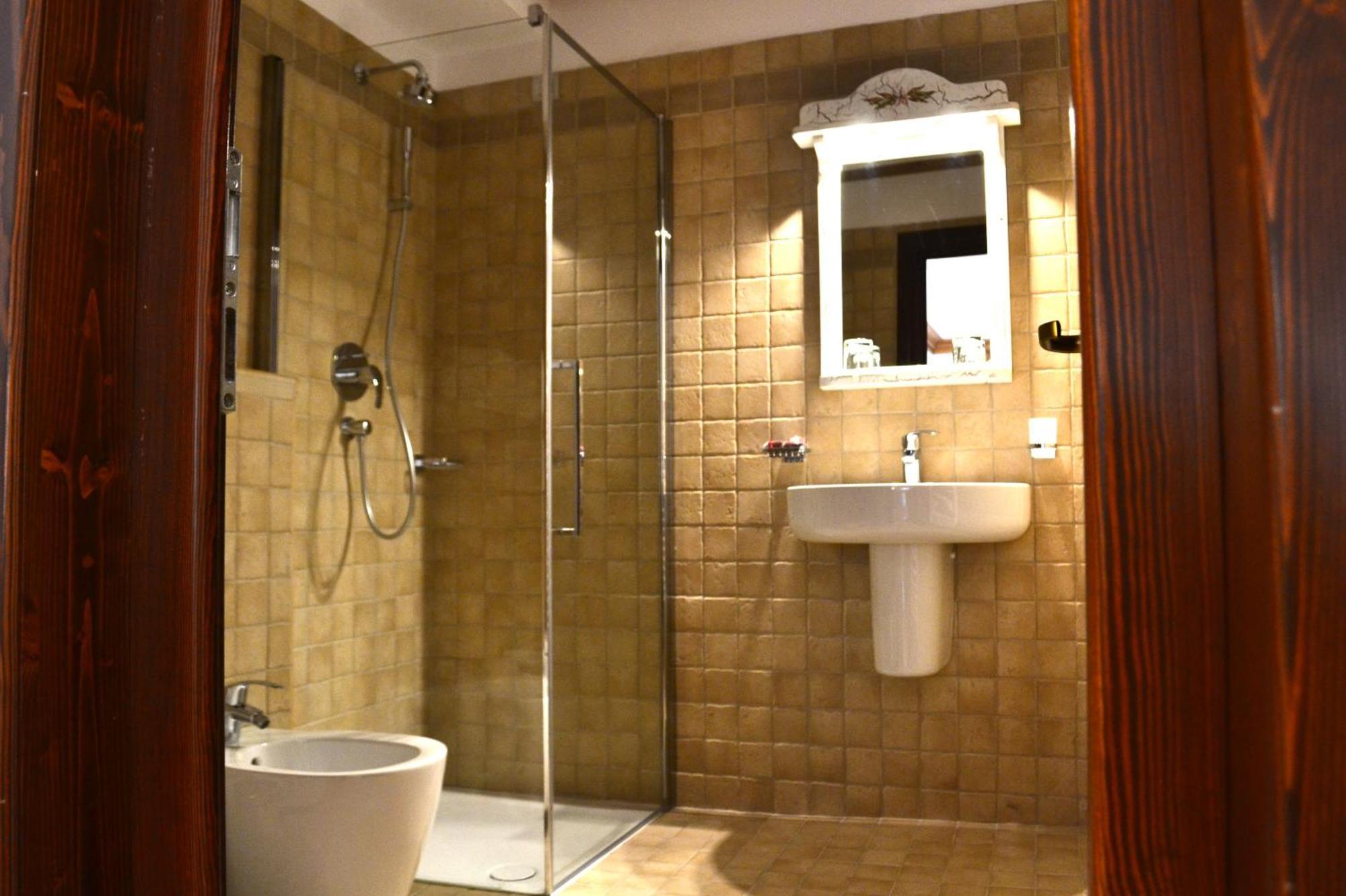 Casa Comana Boutique Hotel Bucarest Esterno foto