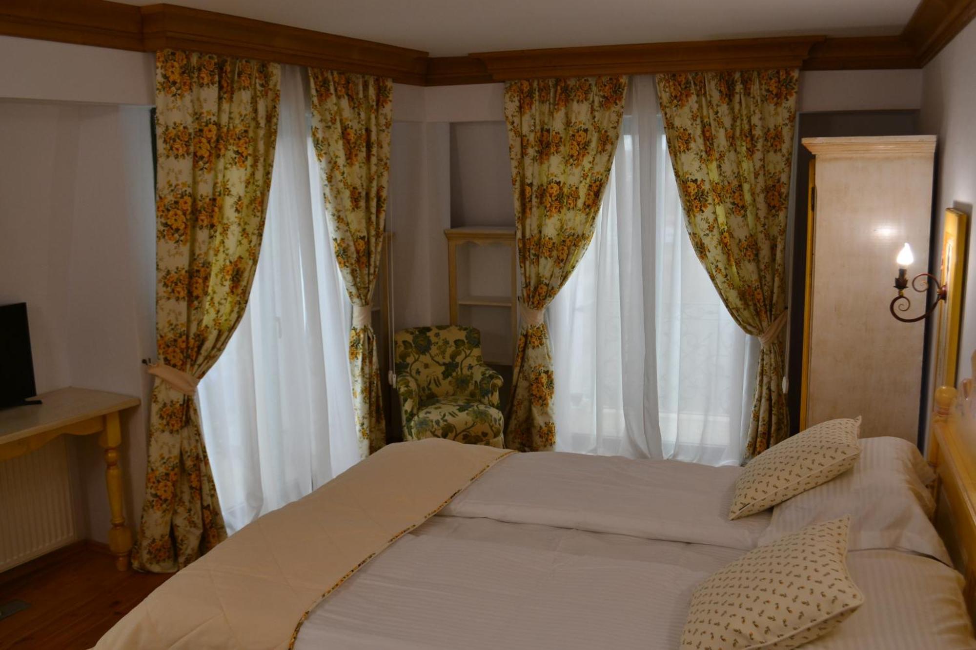 Casa Comana Boutique Hotel Bucarest Esterno foto